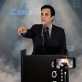 Carlos Espá plantea concesionar colegios y critica construcción de megainfraestructuras